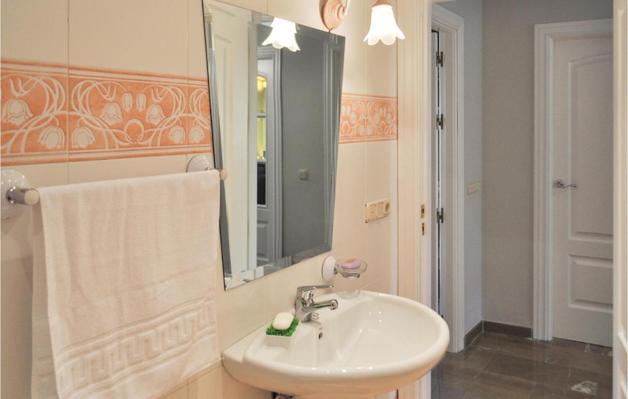 Cozy Home In Olivares With Outdoor Swimming Pool Esterno foto