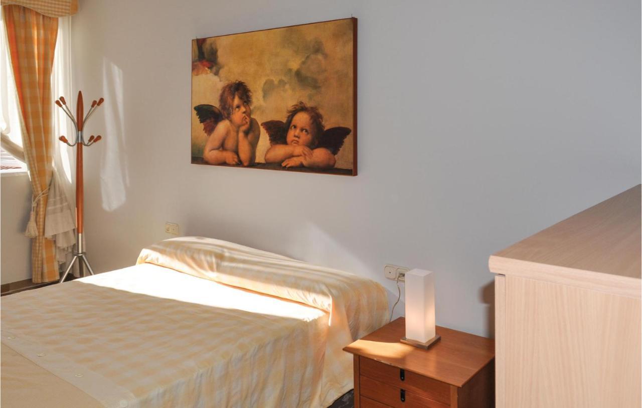 Cozy Home In Olivares With Outdoor Swimming Pool Esterno foto